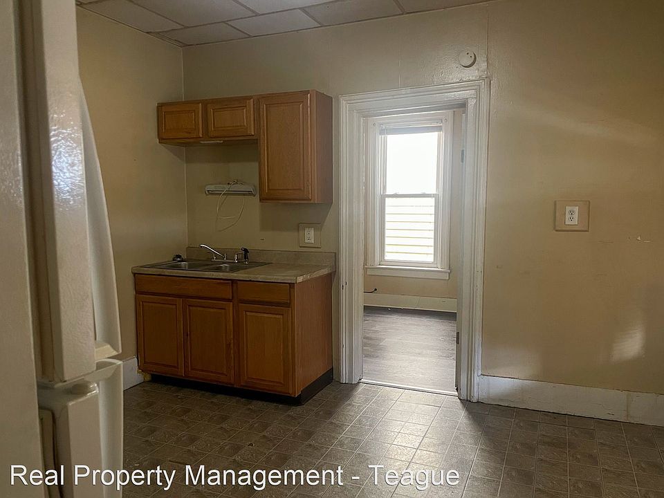 1st image of 20 George St #C