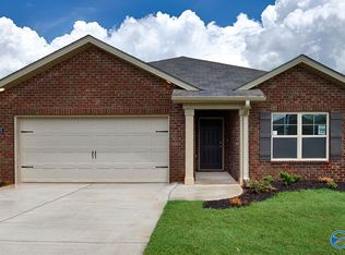 107 Settlement Dr, Huntsville, AL 35810