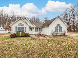 220 Pin Oak Ln, Harrisburg, IL 62946