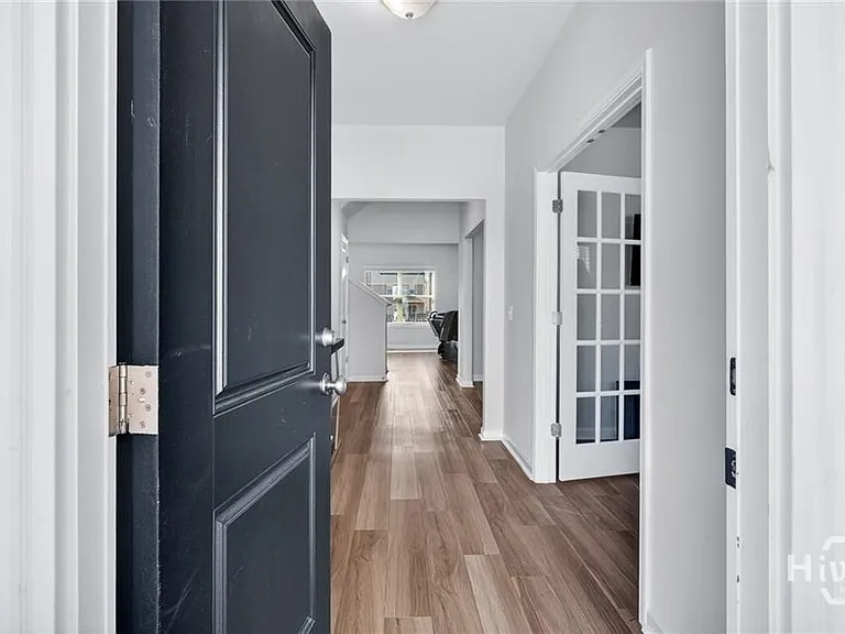 124 Jennie Dr — Photo 3