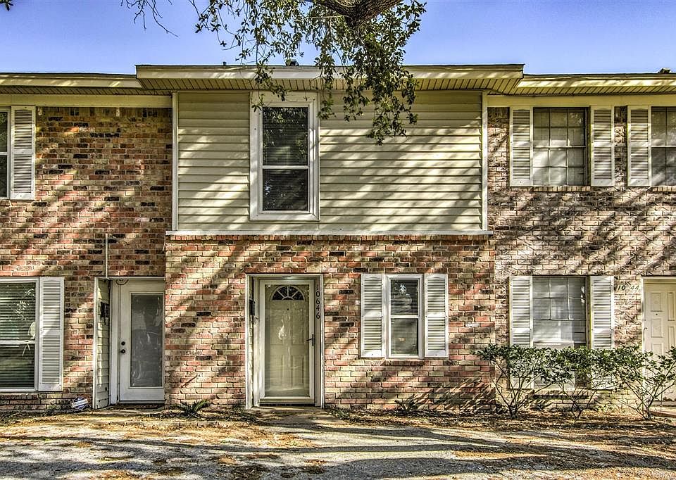 1st image of 10646 Hazelhurst Dr #32