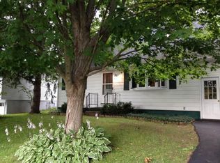 31 Perimeter Rd, Whitesboro, NY 13492