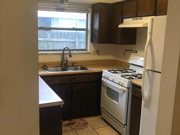 5th image of 1201 Charrington Dr #A
