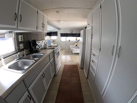 4th image of 1050 S Arizona Blvd #52