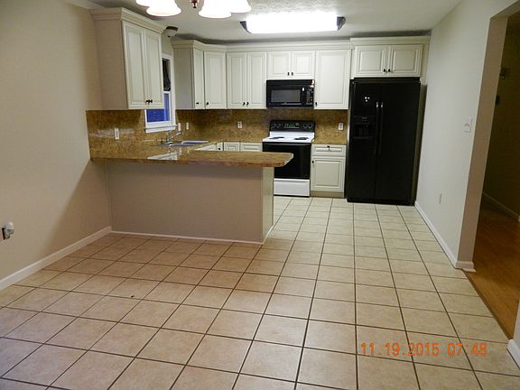 2nd image of 3185 Mount Carmel Ct