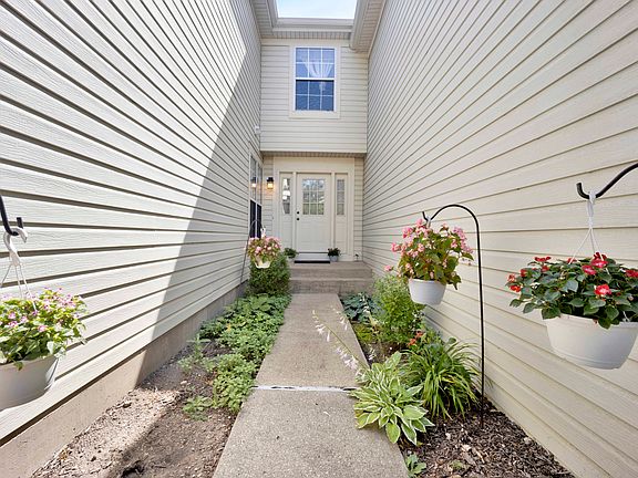 2nd image of 2164 Seaver Ln