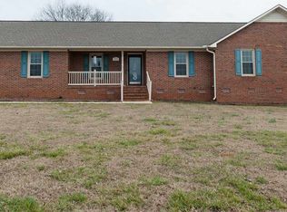 212 Red Haven Dr, Boiling Springs, SC 29316