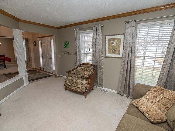 4th image of 622 Seeley Dr