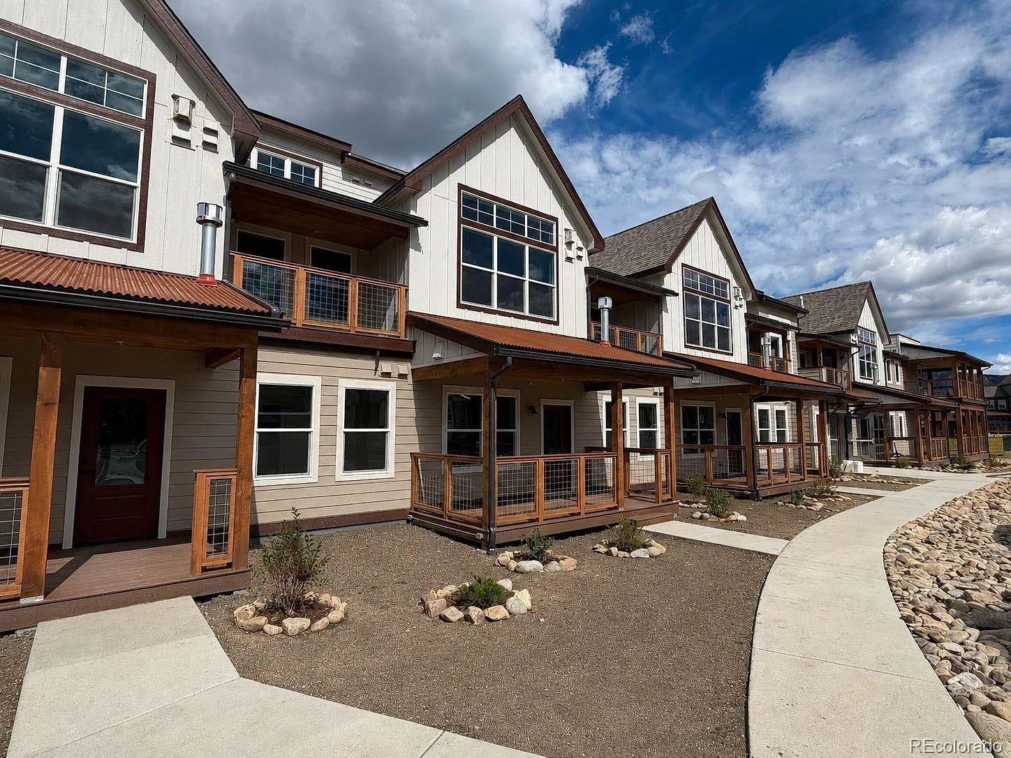 309 Grand Review Dr — Photo 1