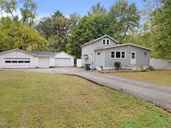 3584 Brookside Rd, Cuyahoga Falls, OH 44221