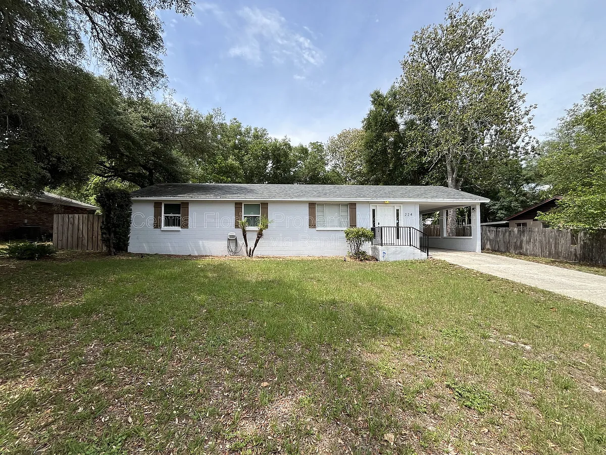 Building Photo - 224 Lakewood Dr