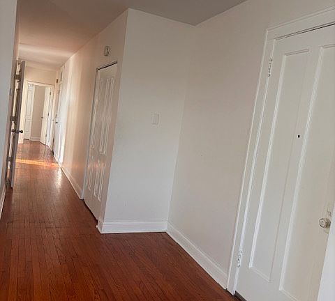 5th image of 5521 W Farragut Ave APT 3E