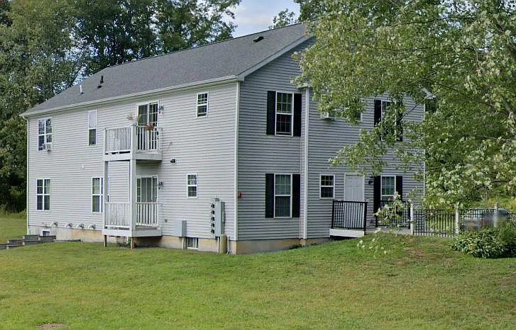 104 Thatcher St #1