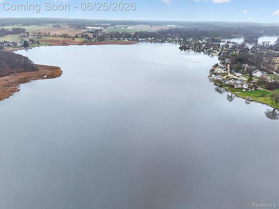 3rd image of 11595 Clearwater Dr