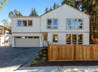 121 N 136th St, Seattle, WA 98133
