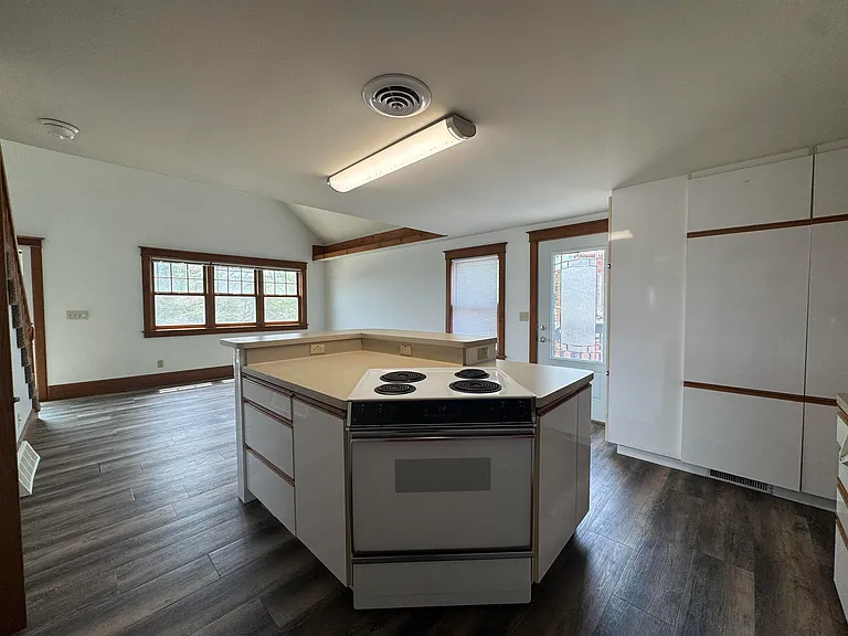 208 W Main St #208 — Photo 6