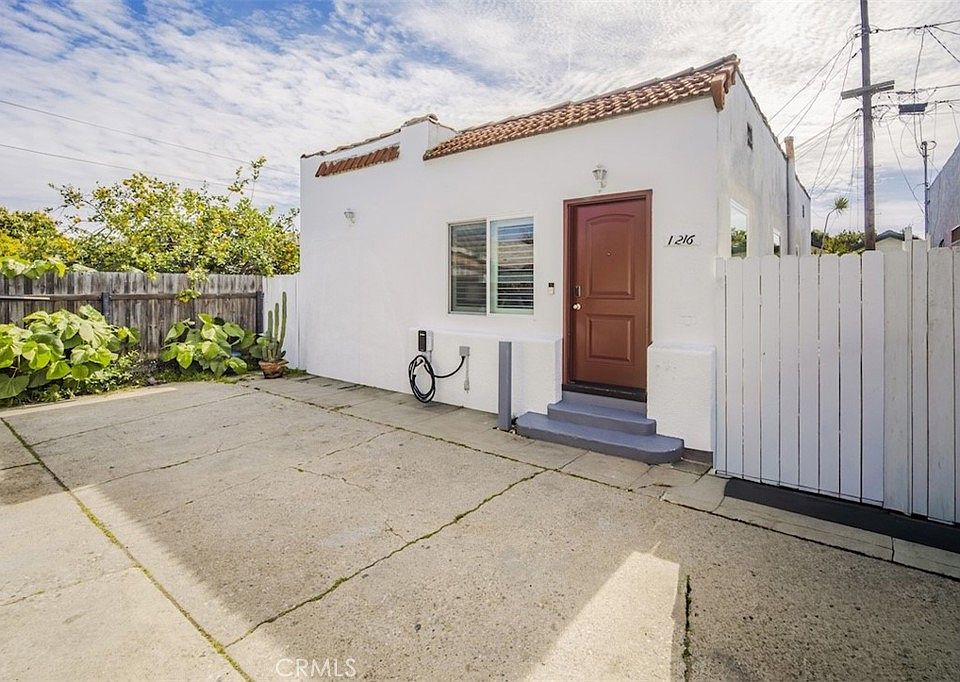 1st image of 1216 E Barcelona Pl