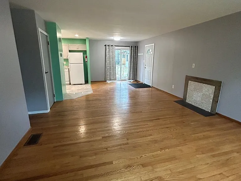 1904 N Oak Ln — Photo 12