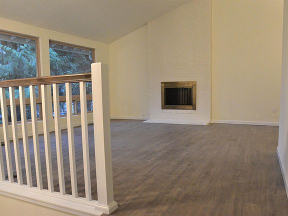 3rd image of 17015 NE 29th Pl