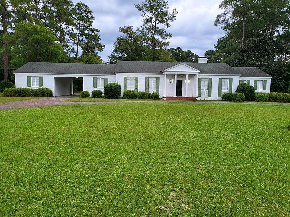 1st image of 1502 S Dogwood Dr