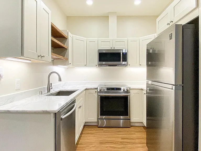 311 TG 311 LLC — Photo 7