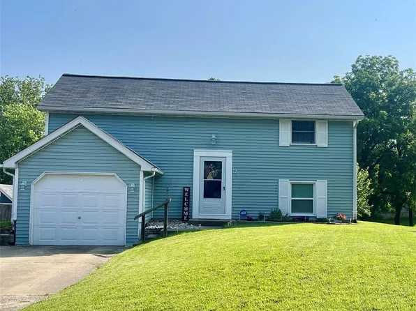 121 Walnut Ridge Dr, Bethalto, IL 62010