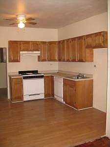 3rd image of 2340 Margaret St
