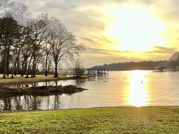 915 Red Bud Cir, Bullard, TX 75757