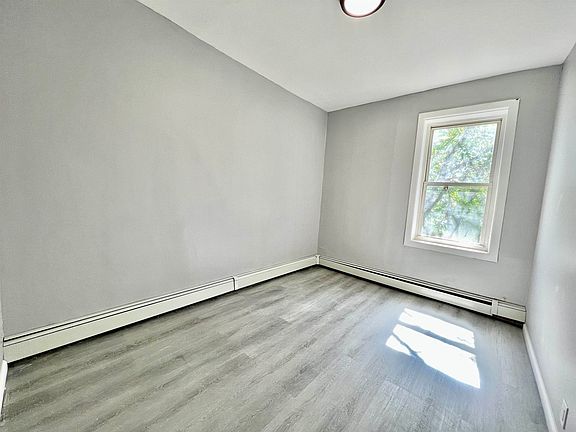 3rd image of 384 Bergen Ave Floor 3