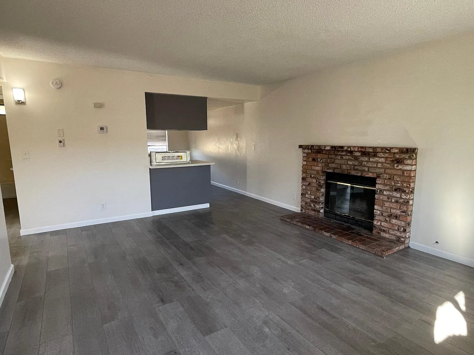 405 S Sunset St — Photo 4