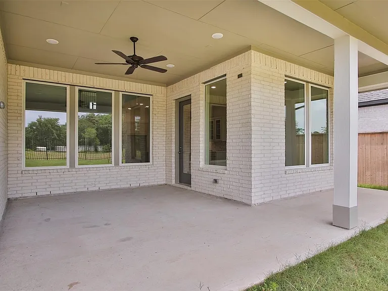 8018 Hingham Ln — Photo 36