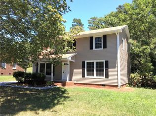 1135 Castlegate Dr, Winston Salem, NC 27103