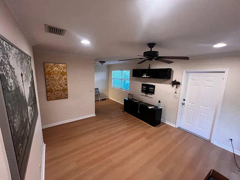 1540 NE 42nd Ct — Photo 5