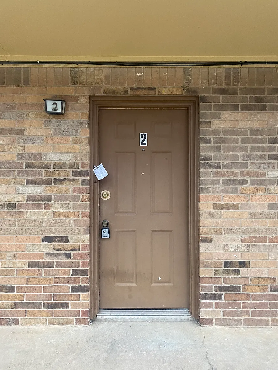 Front Door - 321 Withers St #2