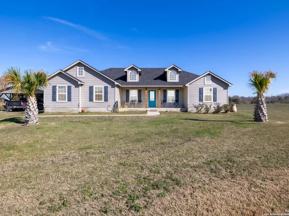1427 COUNTY ROAD 361, La Vernia, TX 78121