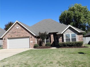 1251 SW Torbay Trce, Centerton, AR 72719