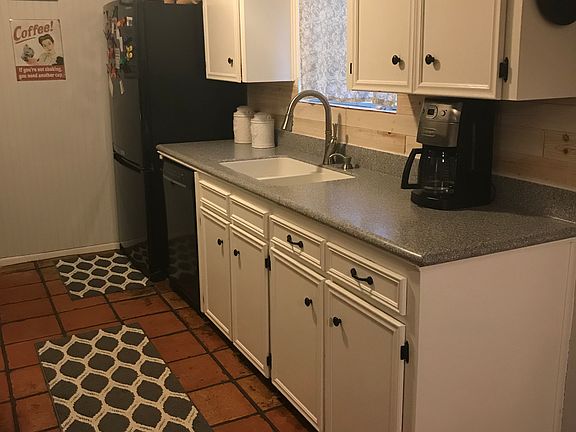 5th image of 900 Meadowbrook Dr