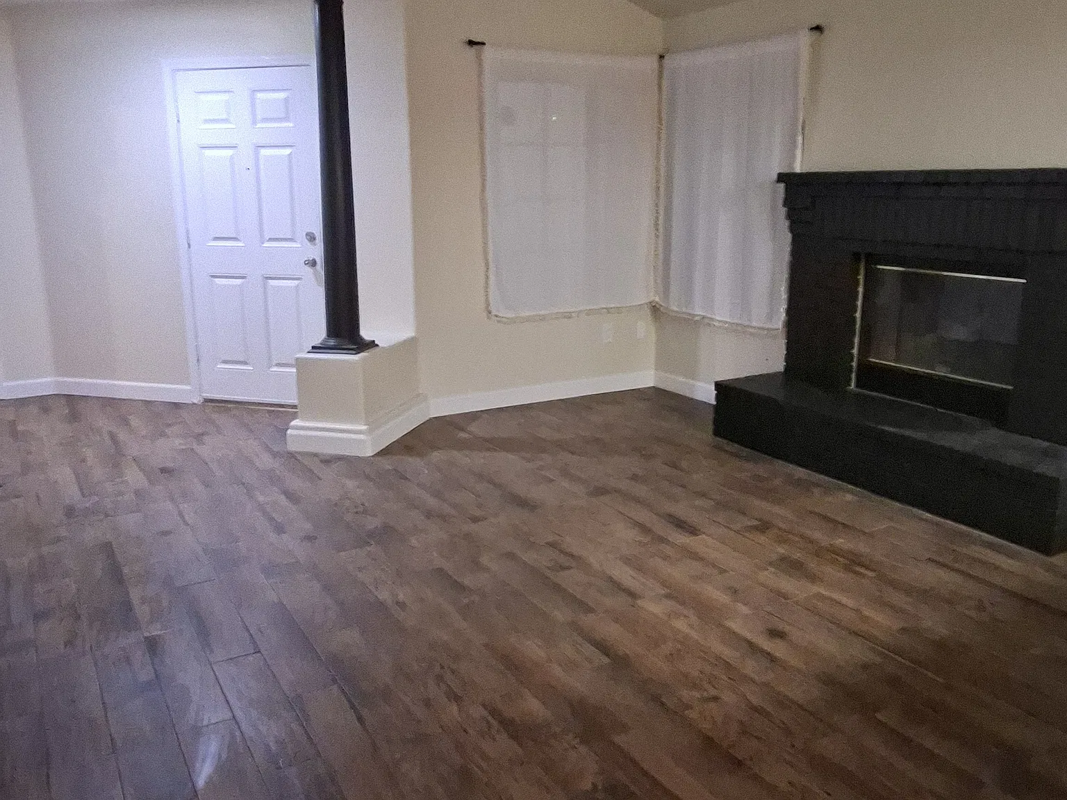 4 bed, 1044 sqft, $2,100 — Photo 4