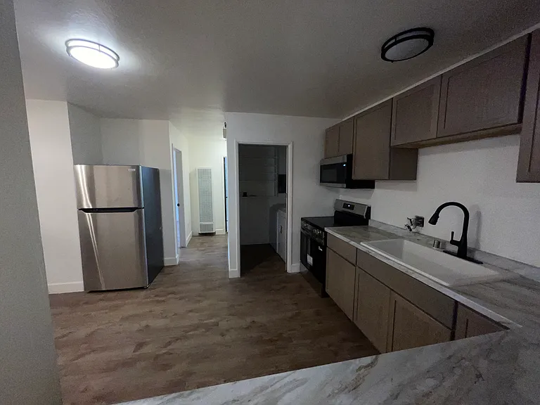1015 Glen Rd #A — Photo 2