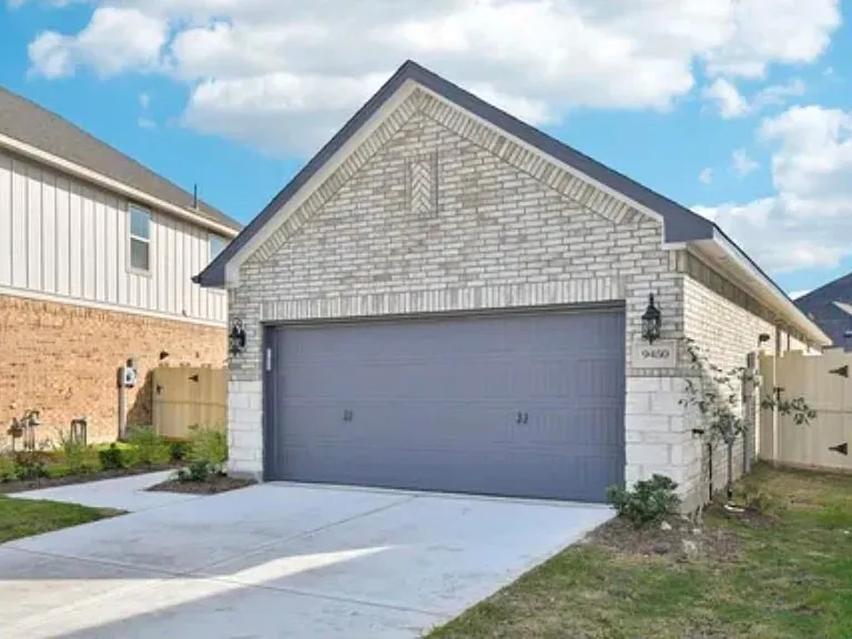 9450 Herons Preserve — Photo 3