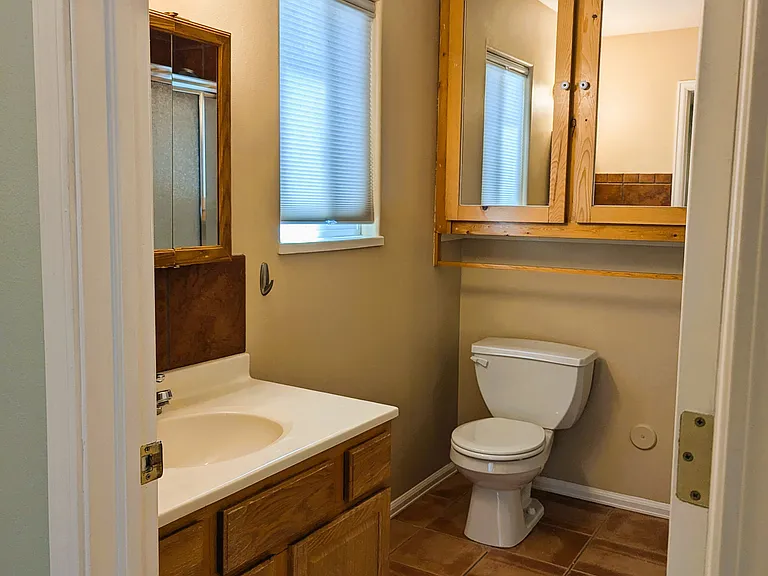 460 1/2 E Scenic Dr — Photo 16