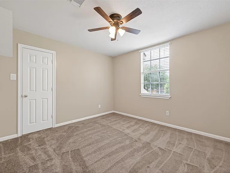 232 Doncaster St — Photo 41