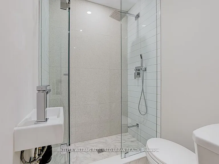 16 A Maple Ave N — Photo 36