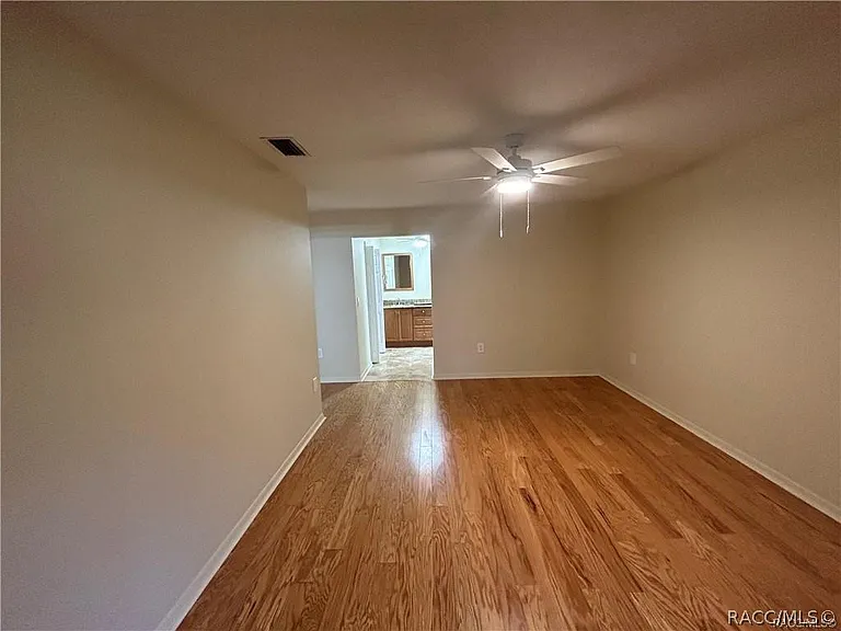 515 E Falconry Ct — Photo 10