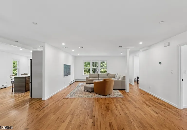 12 Forest Ave — Photo 16