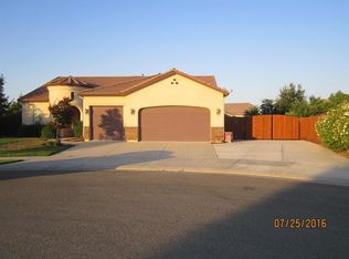 3367 Sussex Ave, Clovis, CA 93619