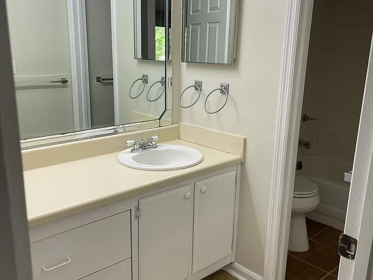 119 Granville Ct — Photo 19