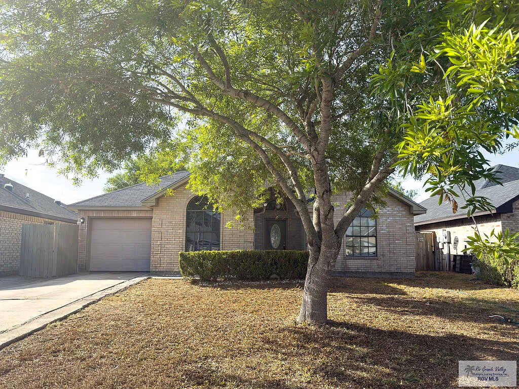 3 bed, 2.0 bath, 1081 sqft, $1,600 — Photo 3