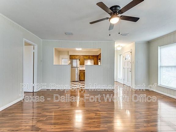 3rd image of 1224 Parkwood Pl
