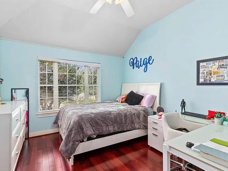 2211 Mad River Ln — Photo 32